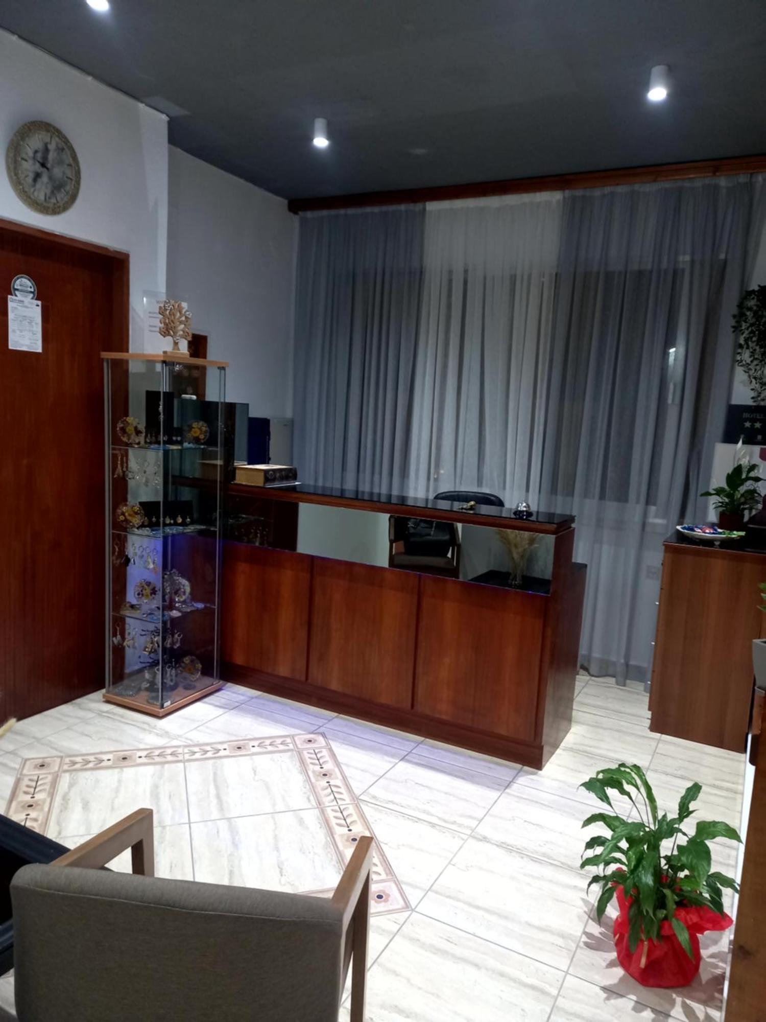 Hotel Tainaro Loutra Edipsou  ภายนอก รูปภาพ